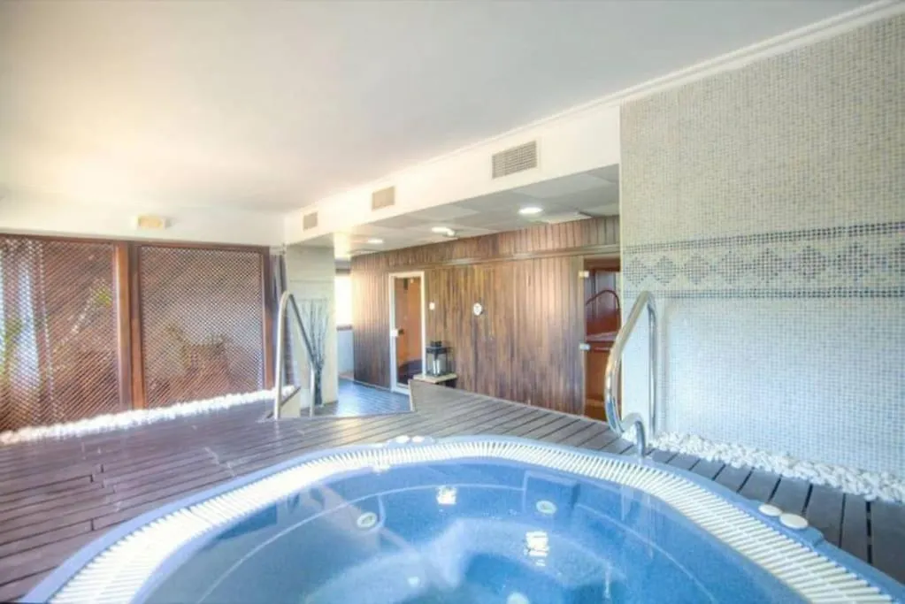 Appartamento La Mairena - Chic Getaway With Sea & Mountain Views, Spa And Sports Marbella